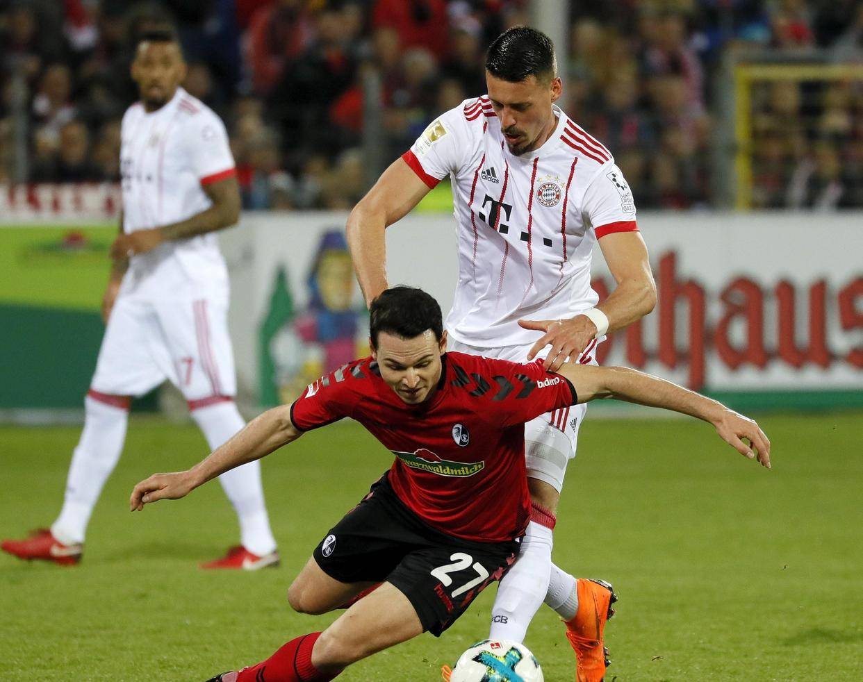 AG体育官方网站-弗赖堡主场再次全取三分，继续保持不败战绩的简单介绍  第1张