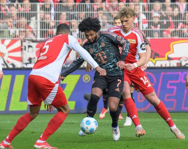 AG体育官方网站-弗赖堡主场再次全取三分，继续保持不败战绩的简单介绍  第2张